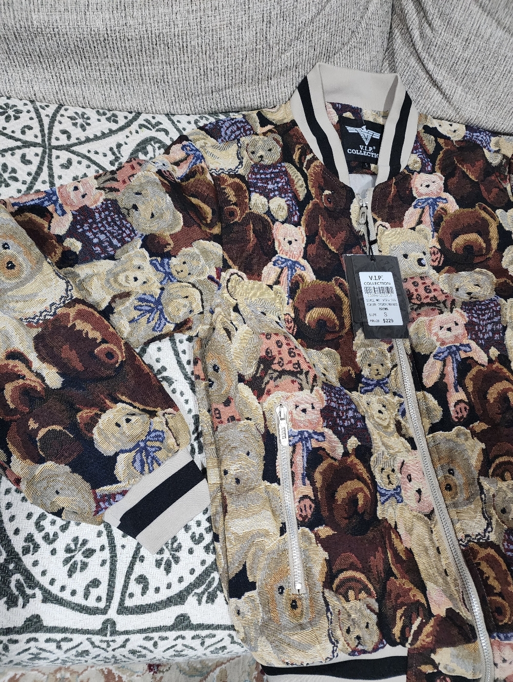 V.I.P. Collection Men's Teddy/Bear Pattern Varsity Bomber Jacket Size S - Picture 3 of 10